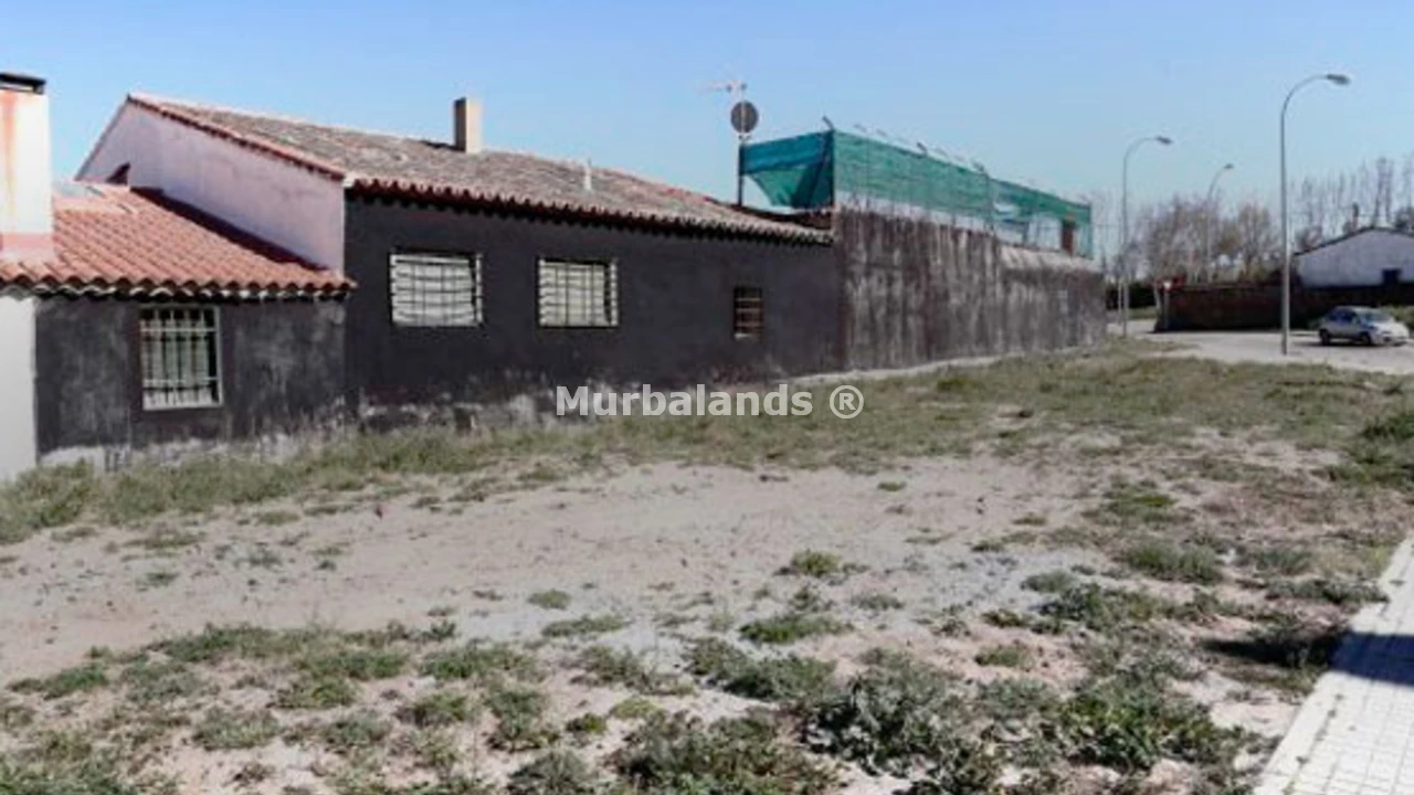 Foto de un terreno o una obra parada para mostrar en el detalle del inmueble