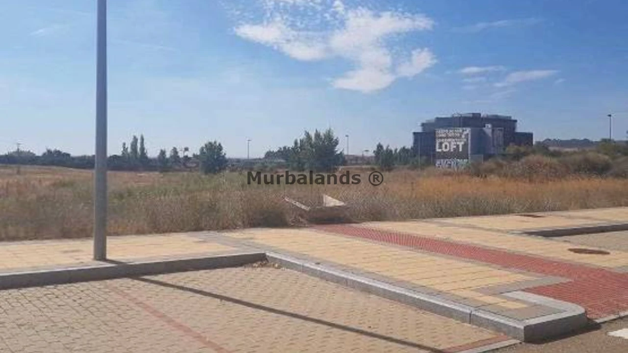 Foto de un terreno o una obra parada para mostrar en el detalle del inmueble