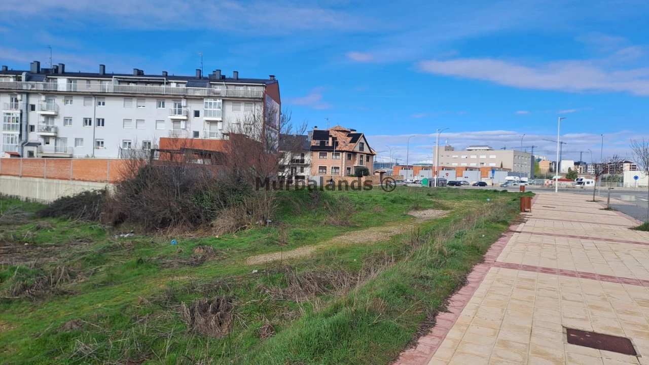 Terreno destacado