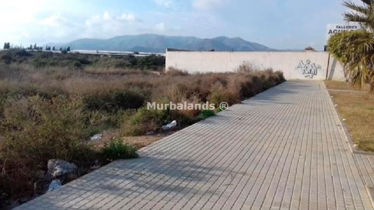 Foto de un terreno o una obra parada para mostrar en el detalle del inmueble