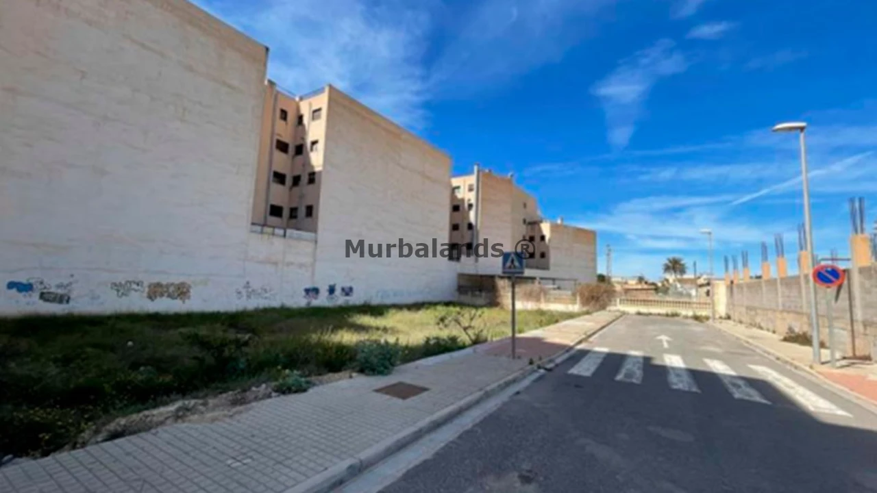 Foto de un terreno o una obra parada para mostrar en el detalle del inmueble