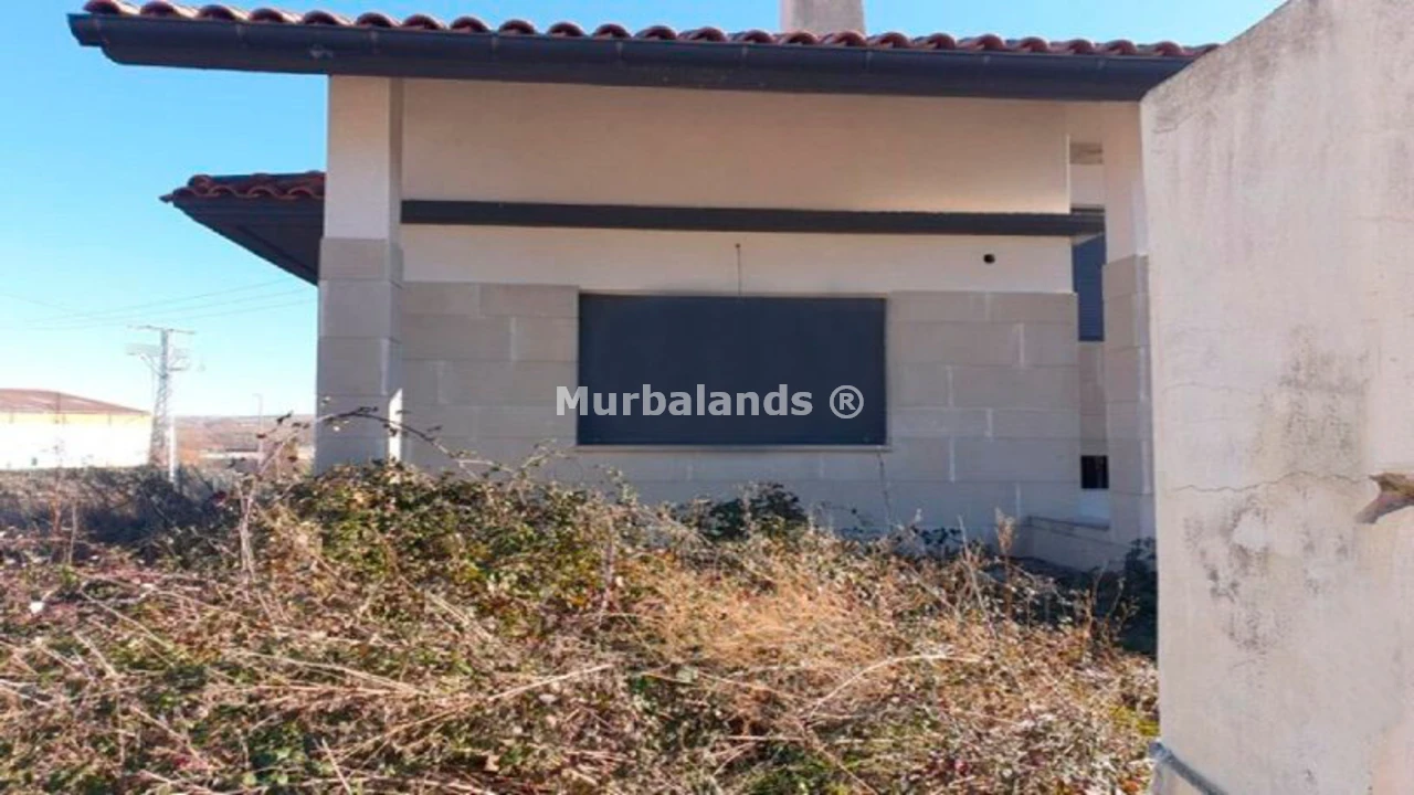 Foto de un terreno o una obra parada para mostrar en el detalle del inmueble