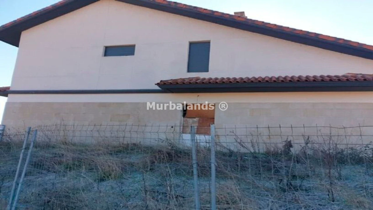Foto de un terreno o una obra parada para mostrar en el detalle del inmueble