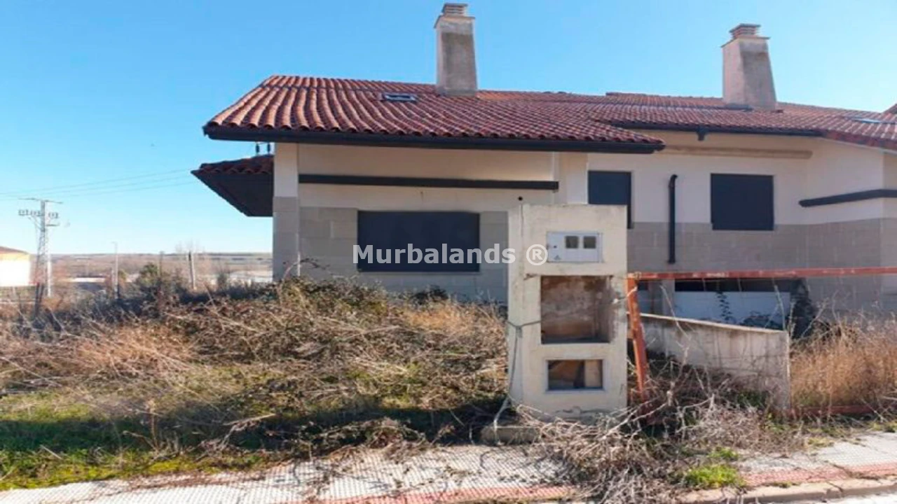 Foto de un terreno o una obra parada para mostrar en el detalle del inmueble