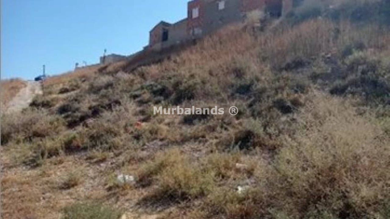 Foto de un terreno o una obra parada para mostrar en el detalle del inmueble
