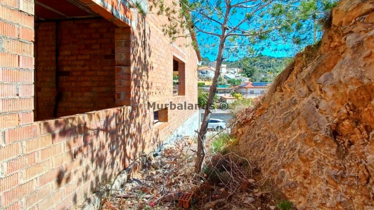 Foto de un terreno o una obra parada para mostrar en el detalle del inmueble