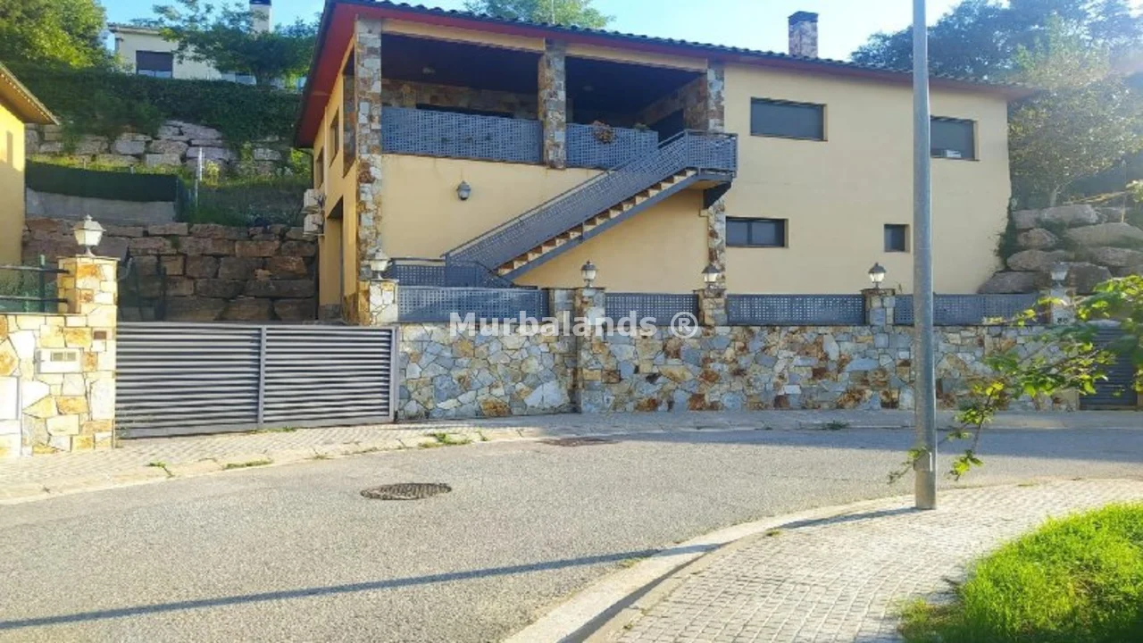 Foto de un terreno o una obra parada para mostrar en el detalle del inmueble