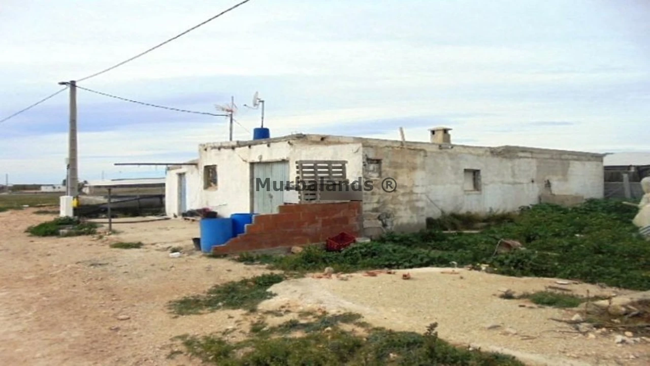 Foto de un terreno o una obra parada para mostrar en el detalle del inmueble