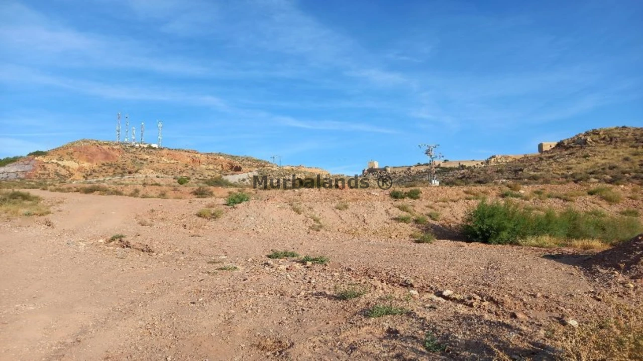 Foto de un terreno o una obra parada para mostrar en el detalle del inmueble