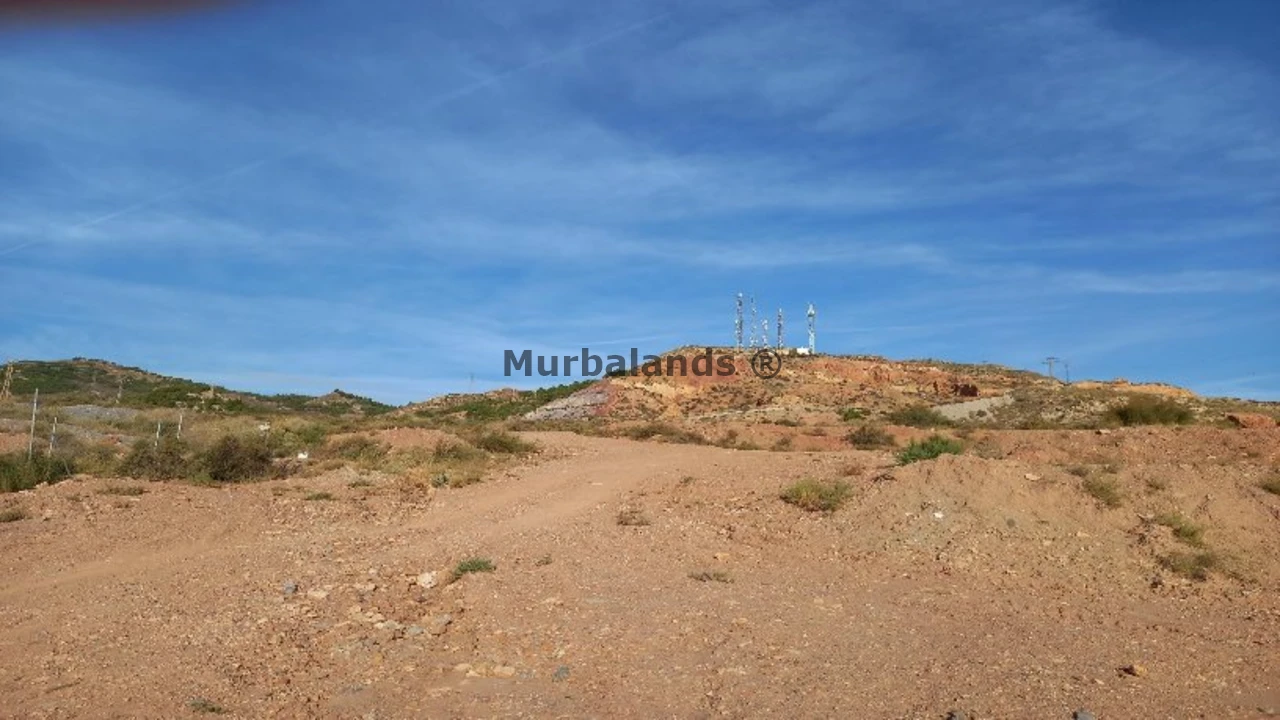 Foto de un terreno o una obra parada para mostrar en el detalle del inmueble