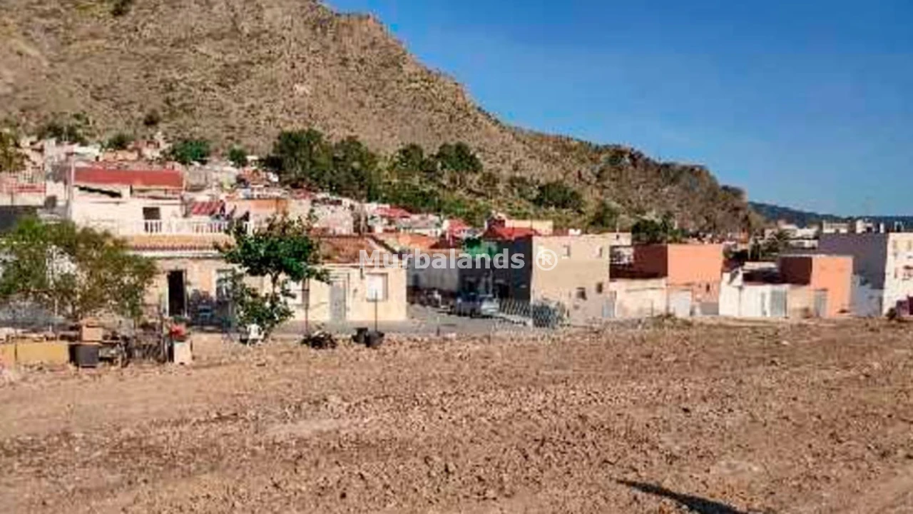 Foto de un terreno o una obra parada para mostrar en el detalle del inmueble
