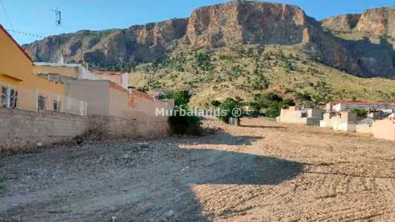 Foto de un terreno o una obra parada para mostrar en el detalle del inmueble