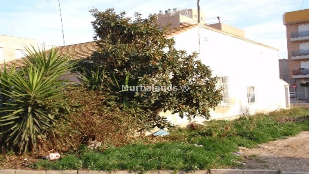 Foto de un terreno o una obra parada para mostrar en el detalle del inmueble