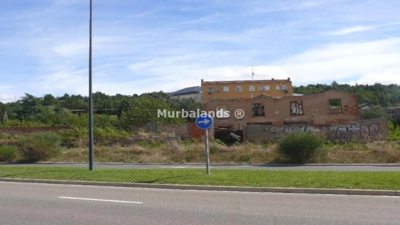 Foto de un terreno o una obra parada para mostrar en el detalle del inmueble