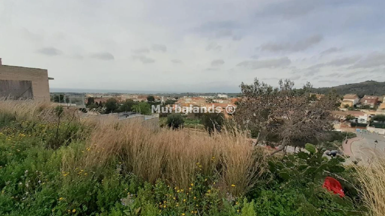 Foto de un terreno o una obra parada para mostrar en el detalle del inmueble