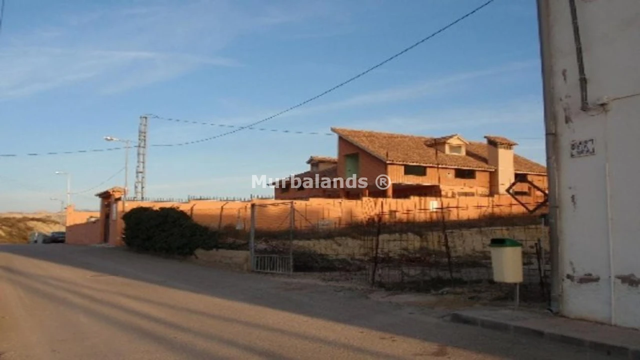 Foto de un terreno o una obra parada para mostrar en el detalle del inmueble