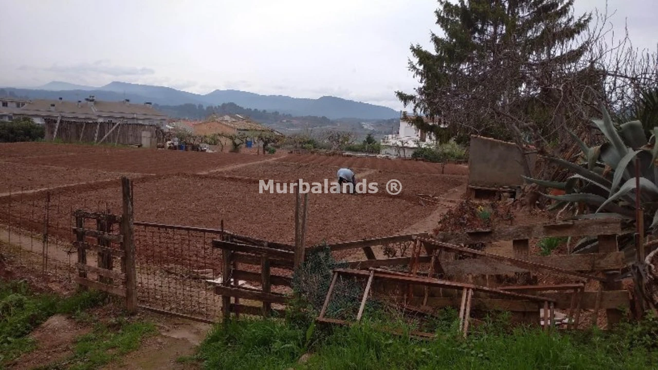 Foto de un terreno o una obra parada para mostrar en el detalle del inmueble