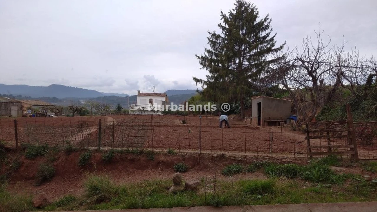 Foto de un terreno o una obra parada para mostrar en el detalle del inmueble