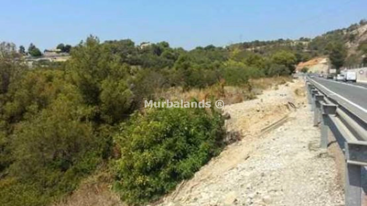 Foto de un terreno o una obra parada para mostrar en el detalle del inmueble