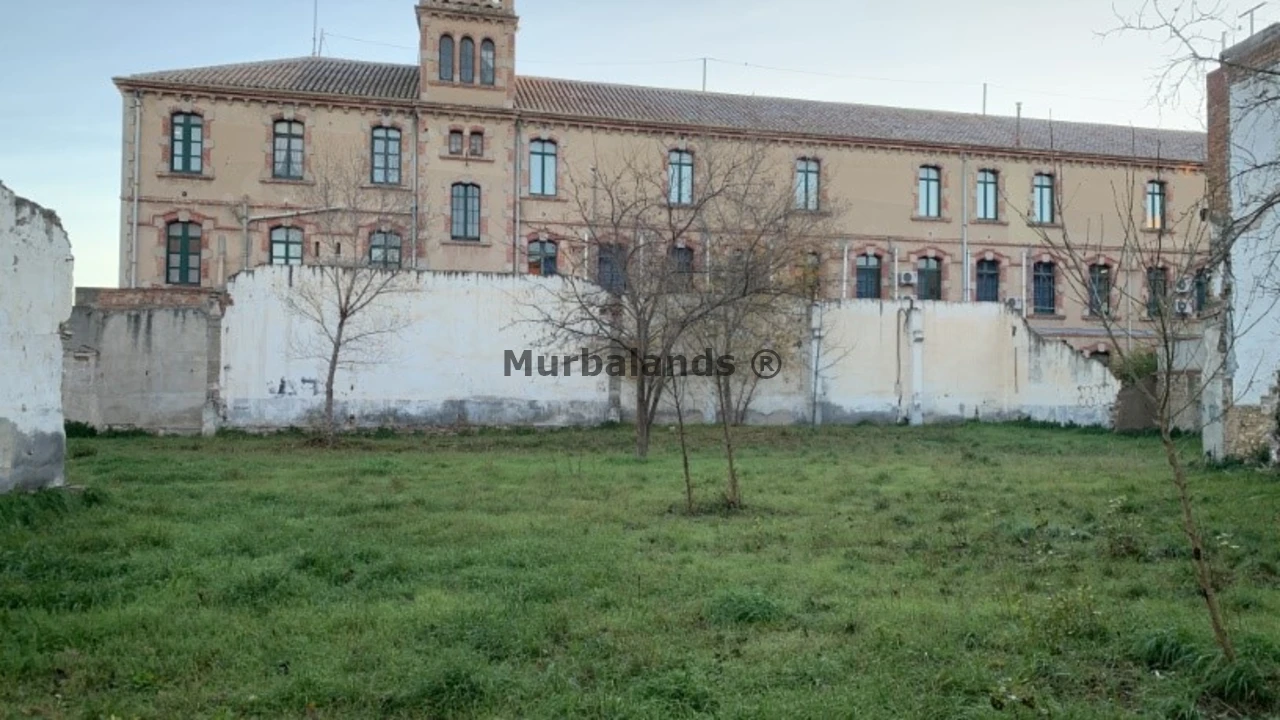 Foto de un terreno o una obra parada para mostrar en el detalle del inmueble