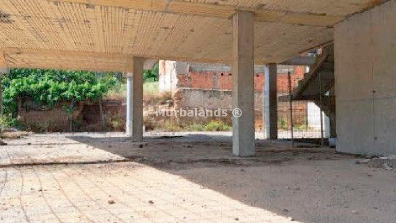 Foto de un terreno o una obra parada para mostrar en el detalle del inmueble