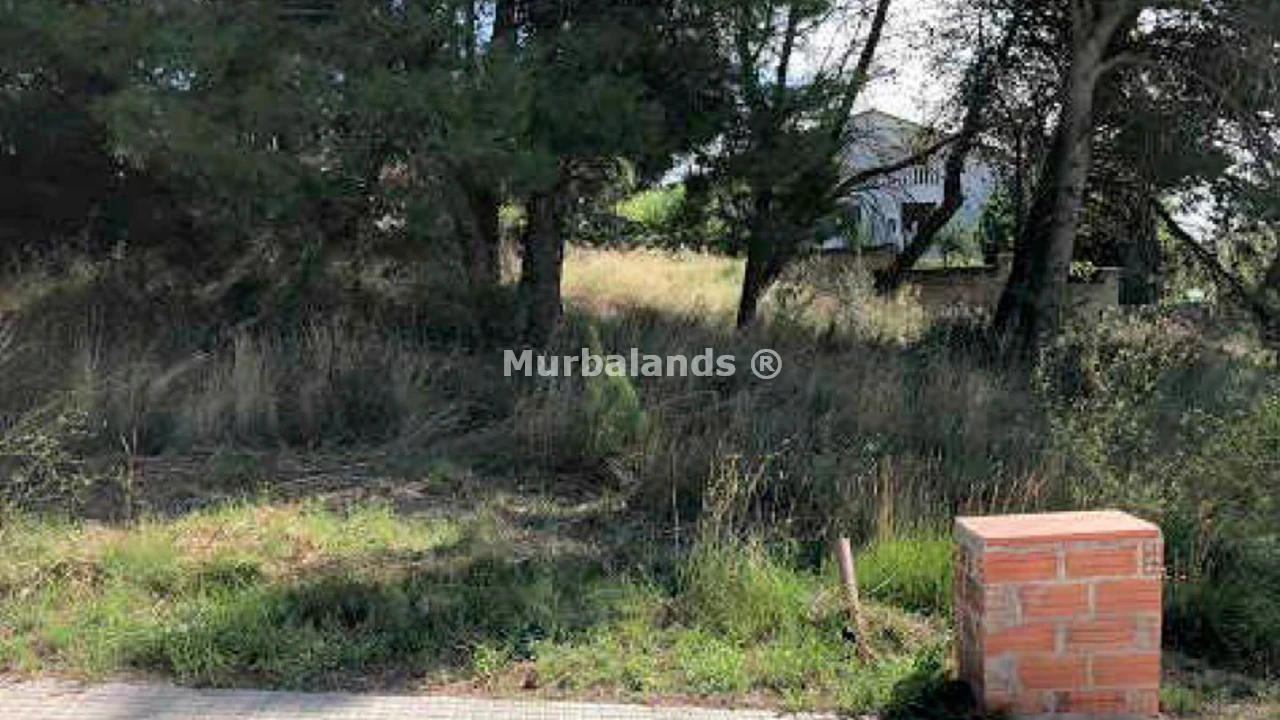 Foto de un terreno o una obra parada para mostrar en el detalle del inmueble