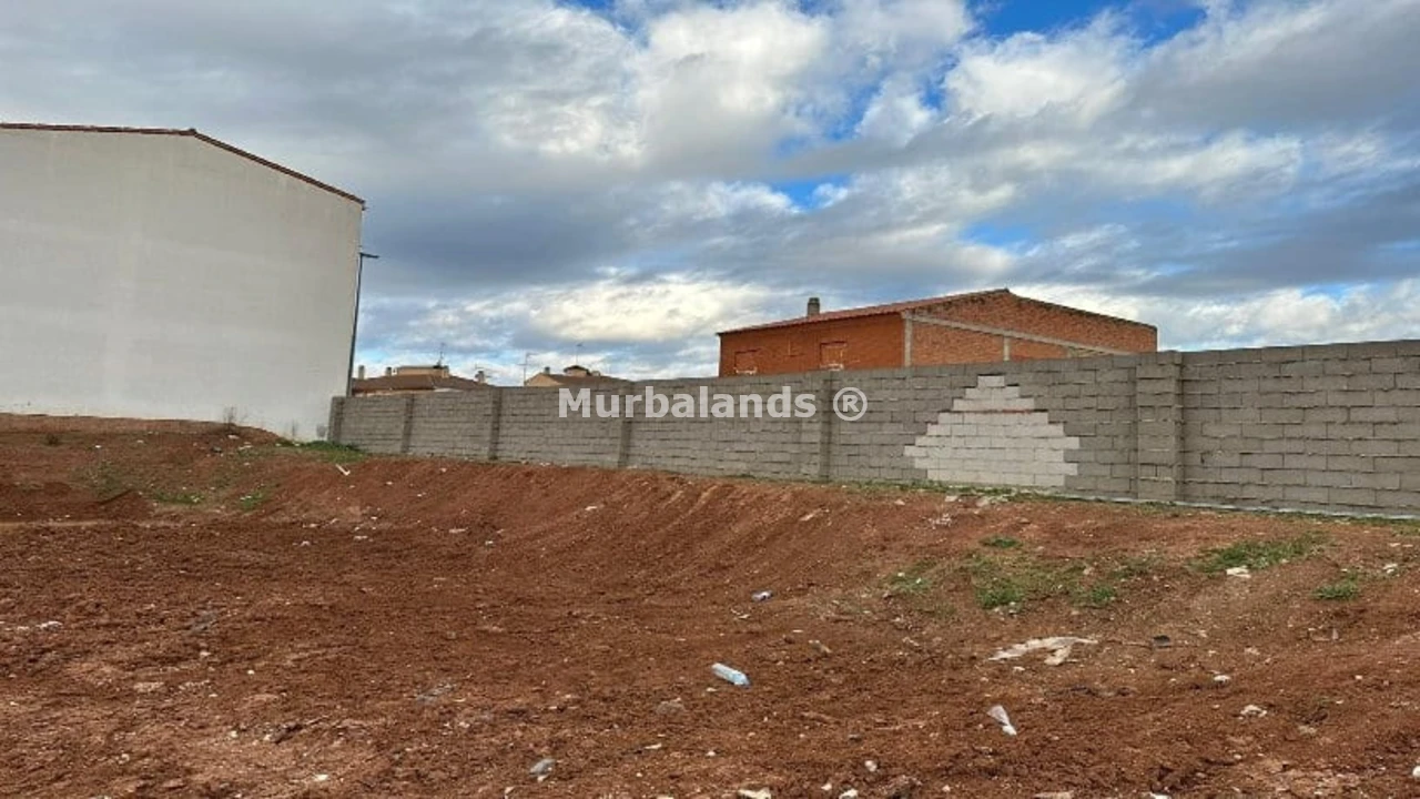 Foto de un terreno o una obra parada para mostrar en el detalle del inmueble