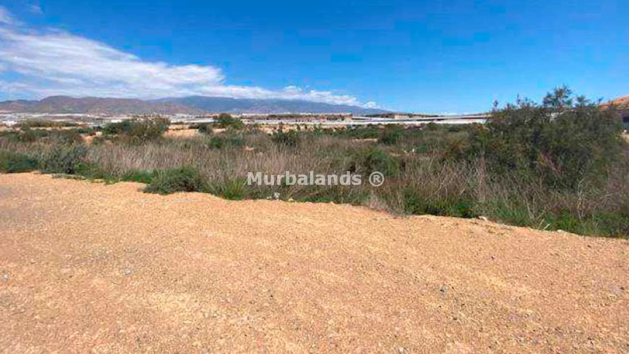 Foto de un terreno o una obra parada para mostrar en el detalle del inmueble