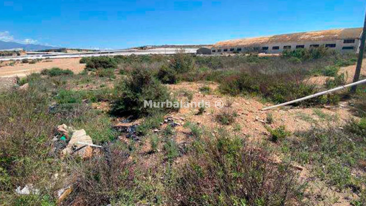 Foto de un terreno o una obra parada para mostrar en el detalle del inmueble