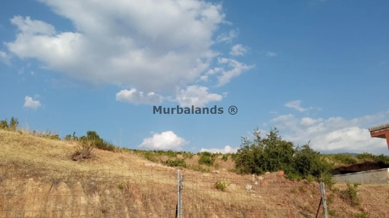 Foto de un terreno o una obra parada para mostrar en el detalle del inmueble