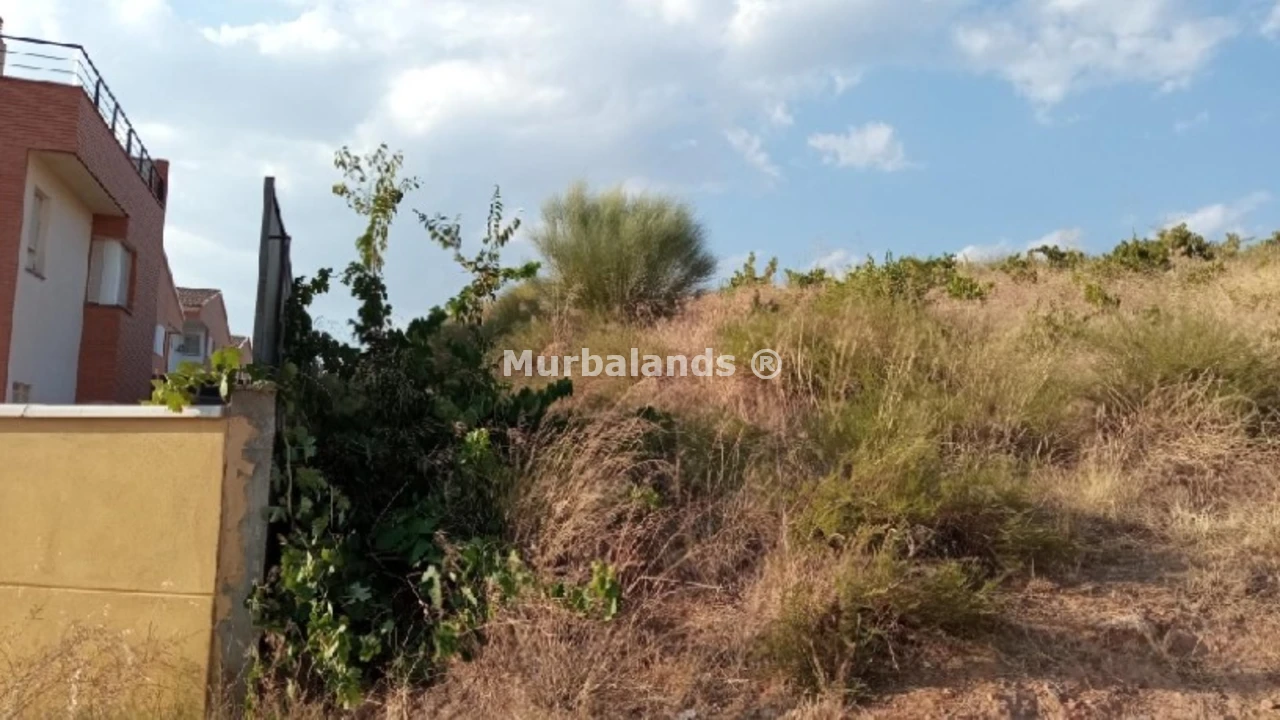 Foto de un terreno o una obra parada para mostrar en el detalle del inmueble
