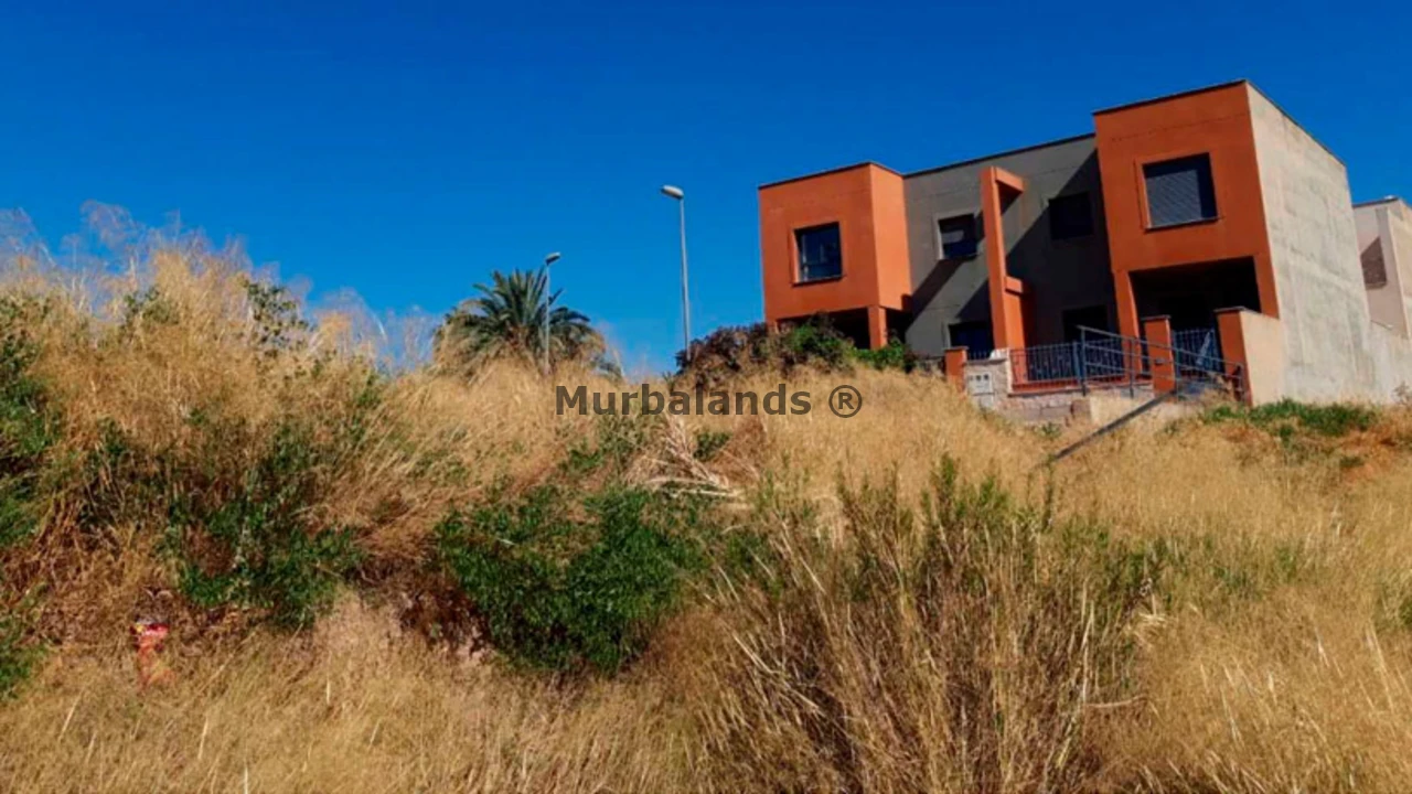Foto de un terreno o una obra parada para mostrar en el detalle del inmueble