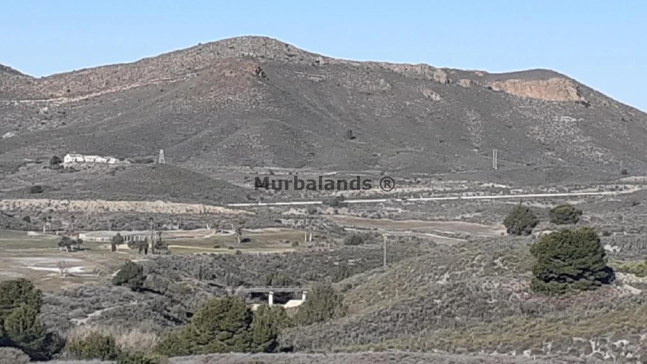Foto de un terreno o una obra parada para mostrar en el detalle del inmueble