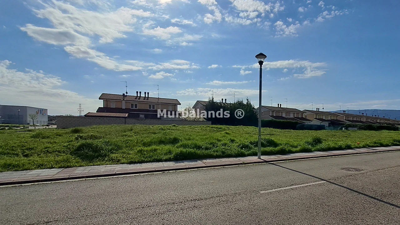 Foto de un terreno o una obra parada para mostrar en el detalle del inmueble