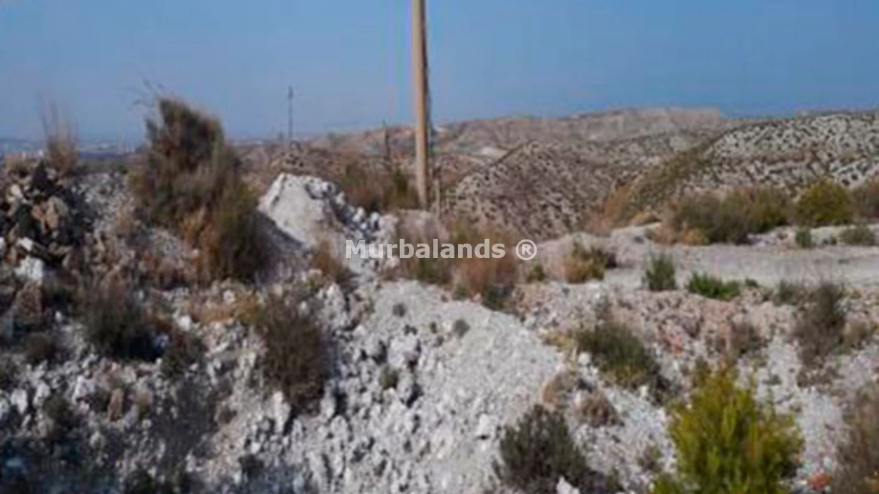 Foto de un terreno o una obra parada para mostrar en el detalle del inmueble