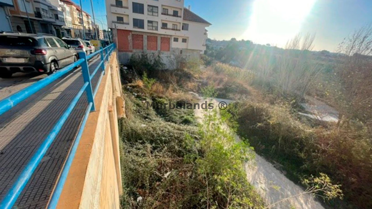 Foto de un terreno o una obra parada para mostrar en el detalle del inmueble